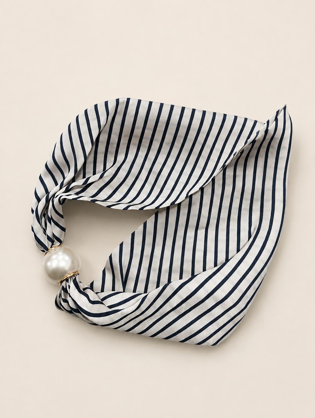 Tiya Magnetic Buckle Scarf with Pearl