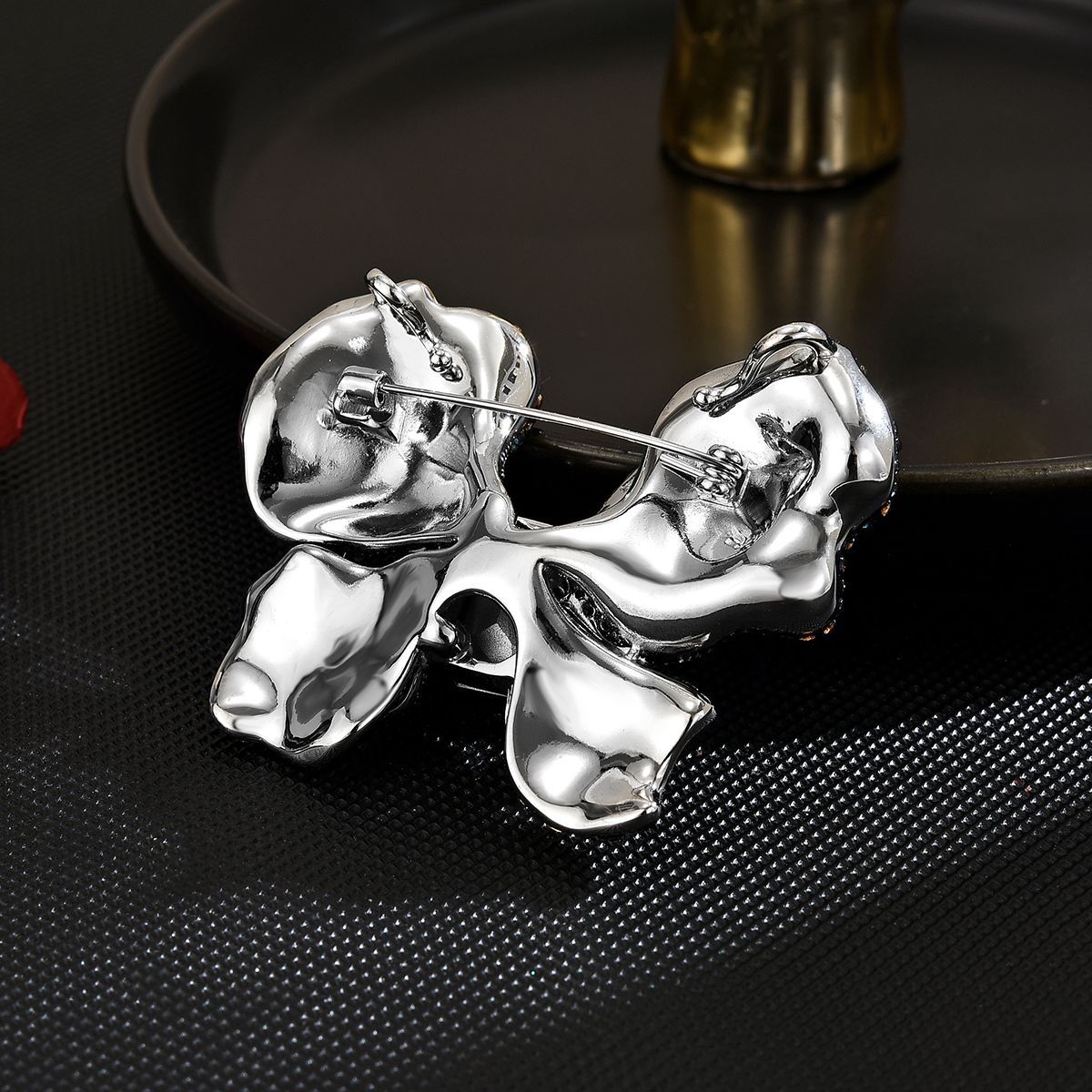 Monavine Zirconia Brooch
