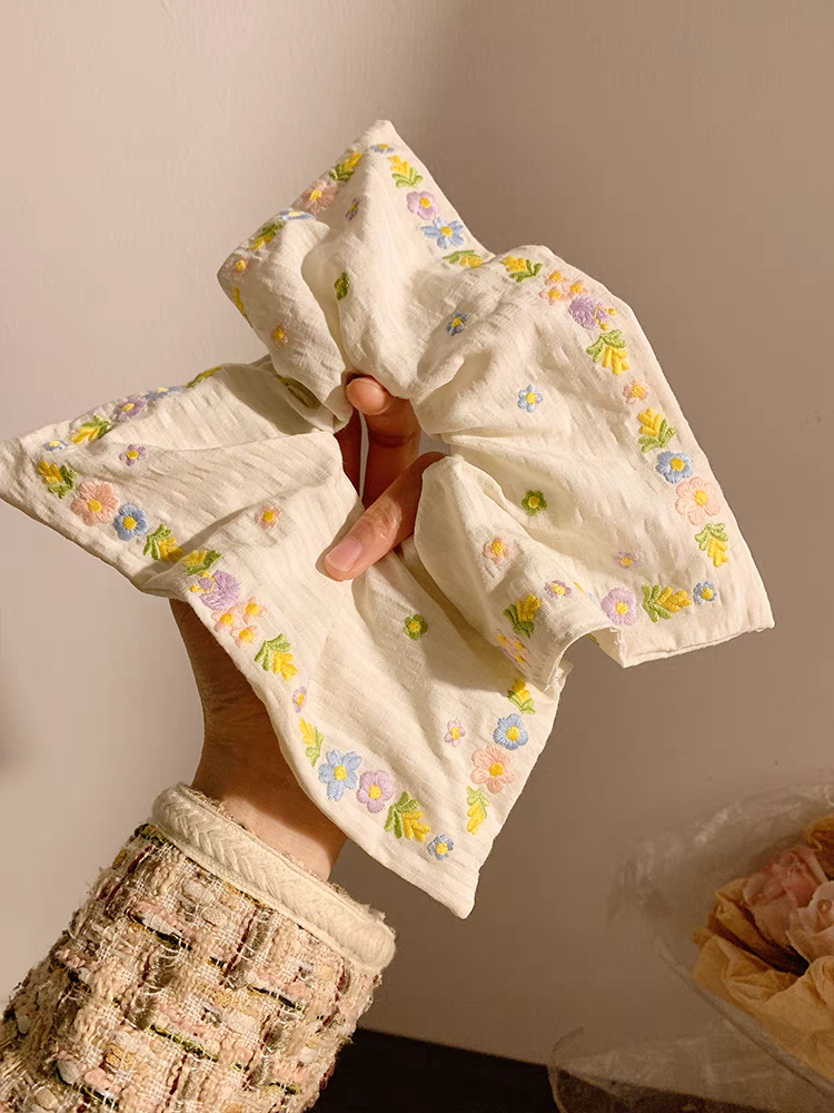 Evorae Scrunchie