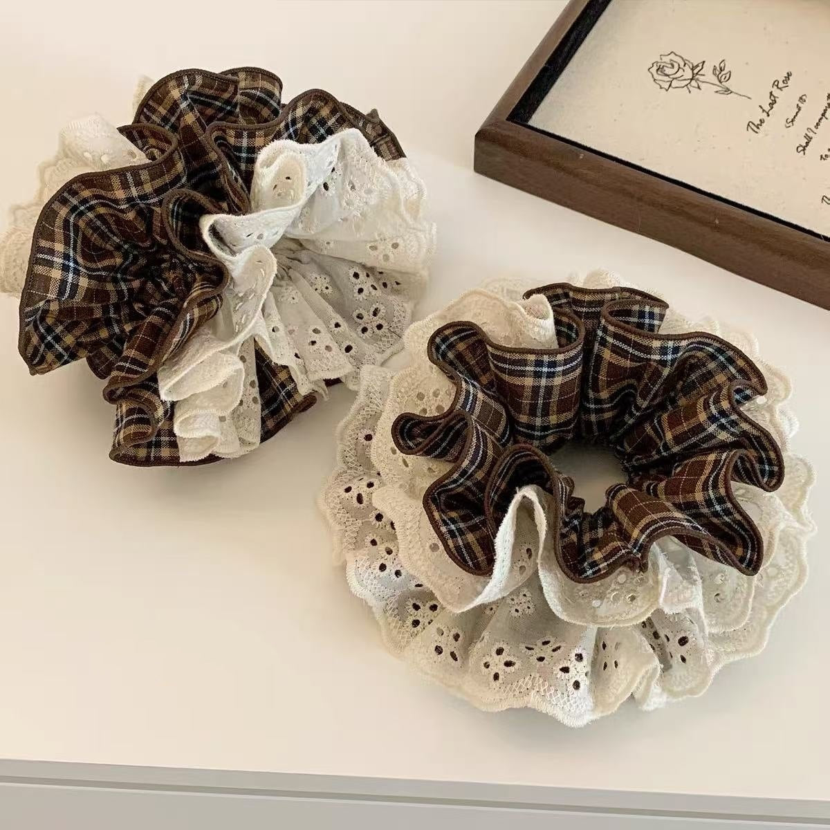 Retro Kiss Scrunchie
