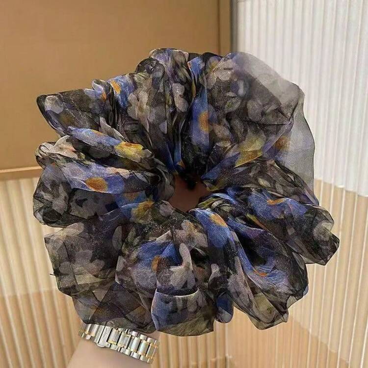 Nuvia Scrunchie
