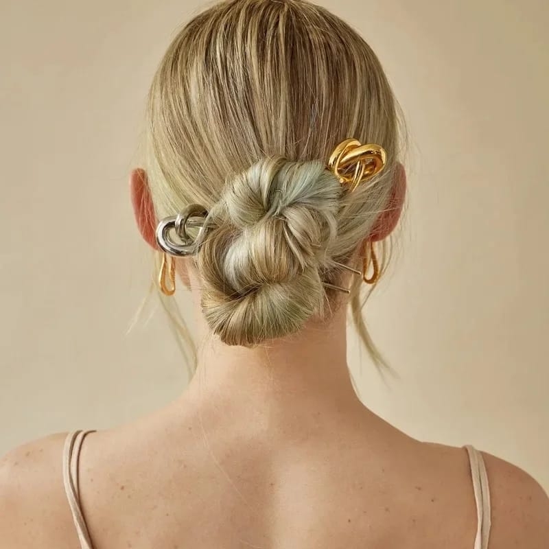 Delphine Metal U Pin