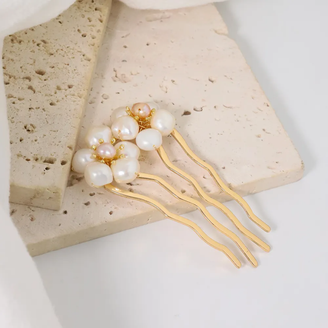 Pherali Freshwater Pearl Haircomb