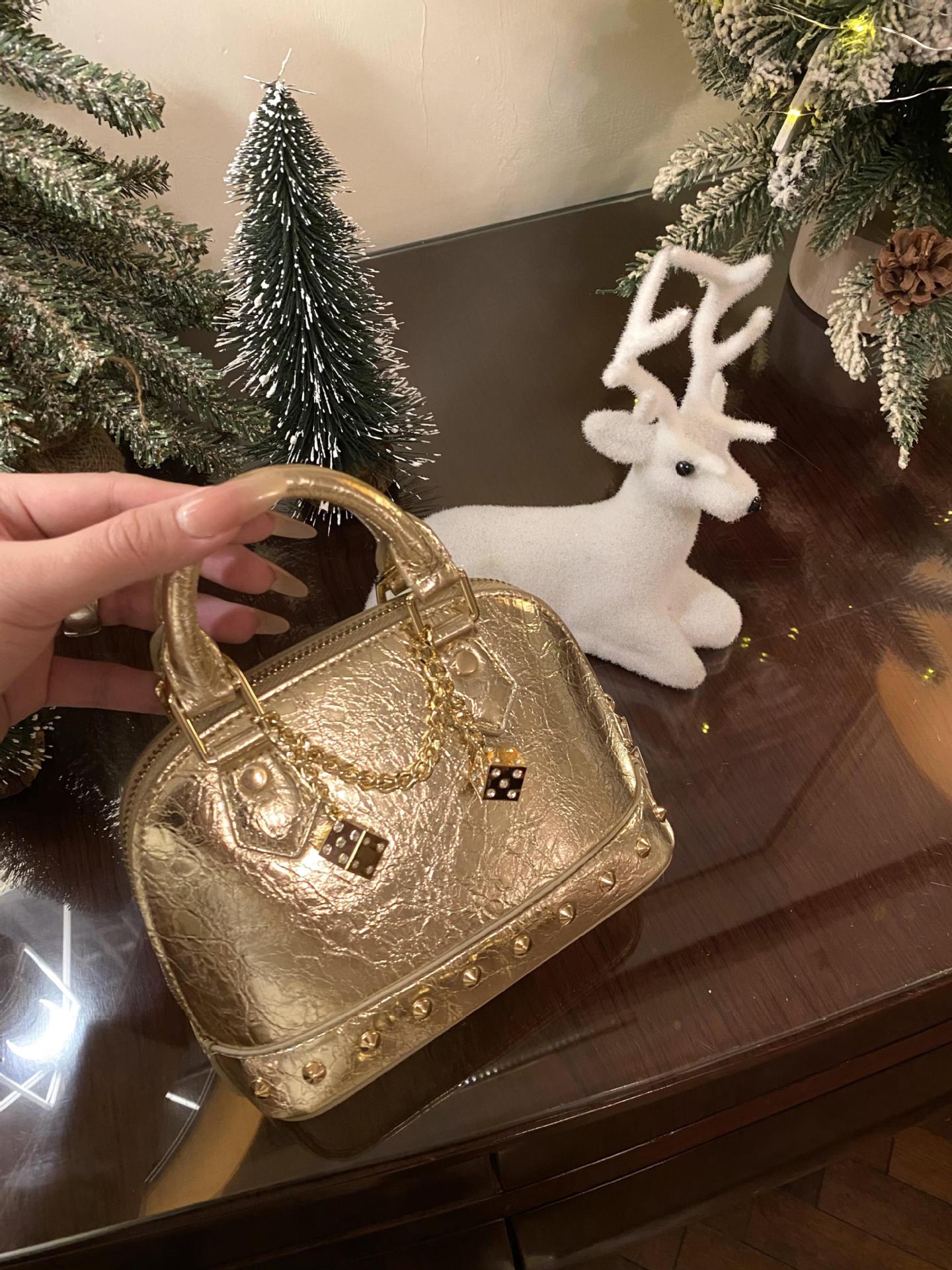 Chavelle Handbag (Gold)