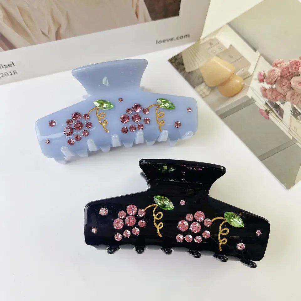 Amorette Claw Clip