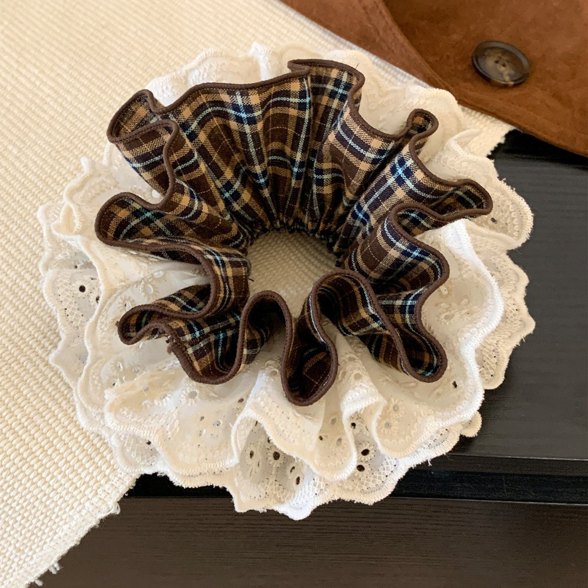 Retro Kiss Scrunchie