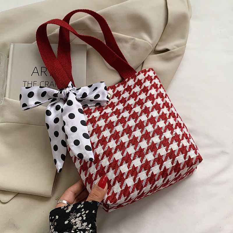 Houndstooth Gift Pouch (Red)