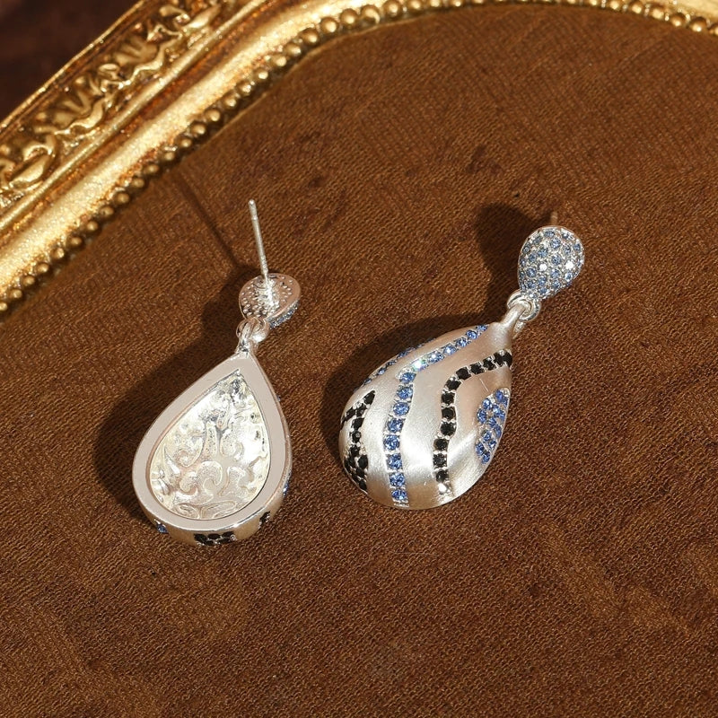 Nightfall Spark Antique Earrings (Silver)