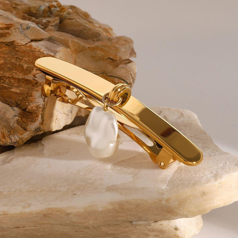 Gilded Pearl Baratte Clip