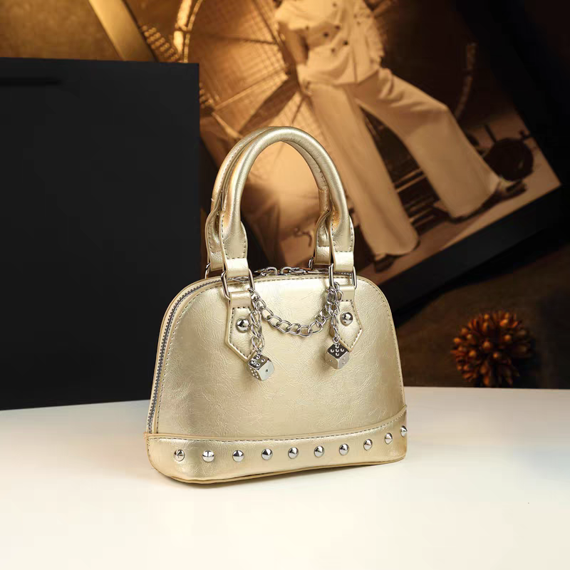 Chavelle Handbag (Gold)