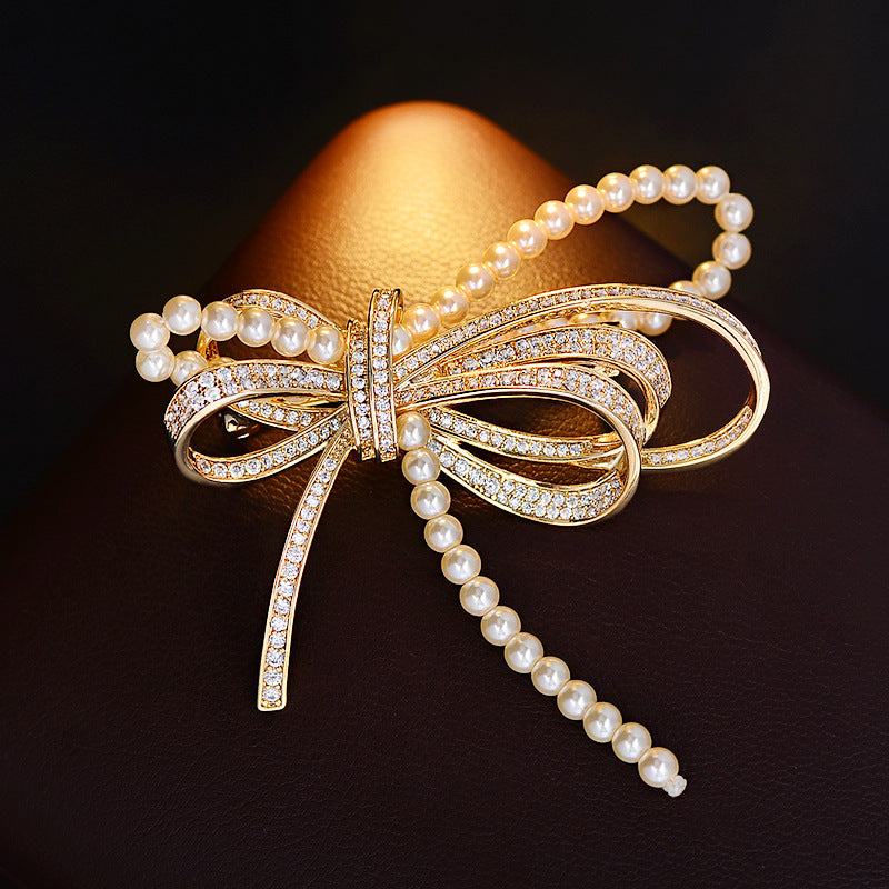 Pearlisse Brooch