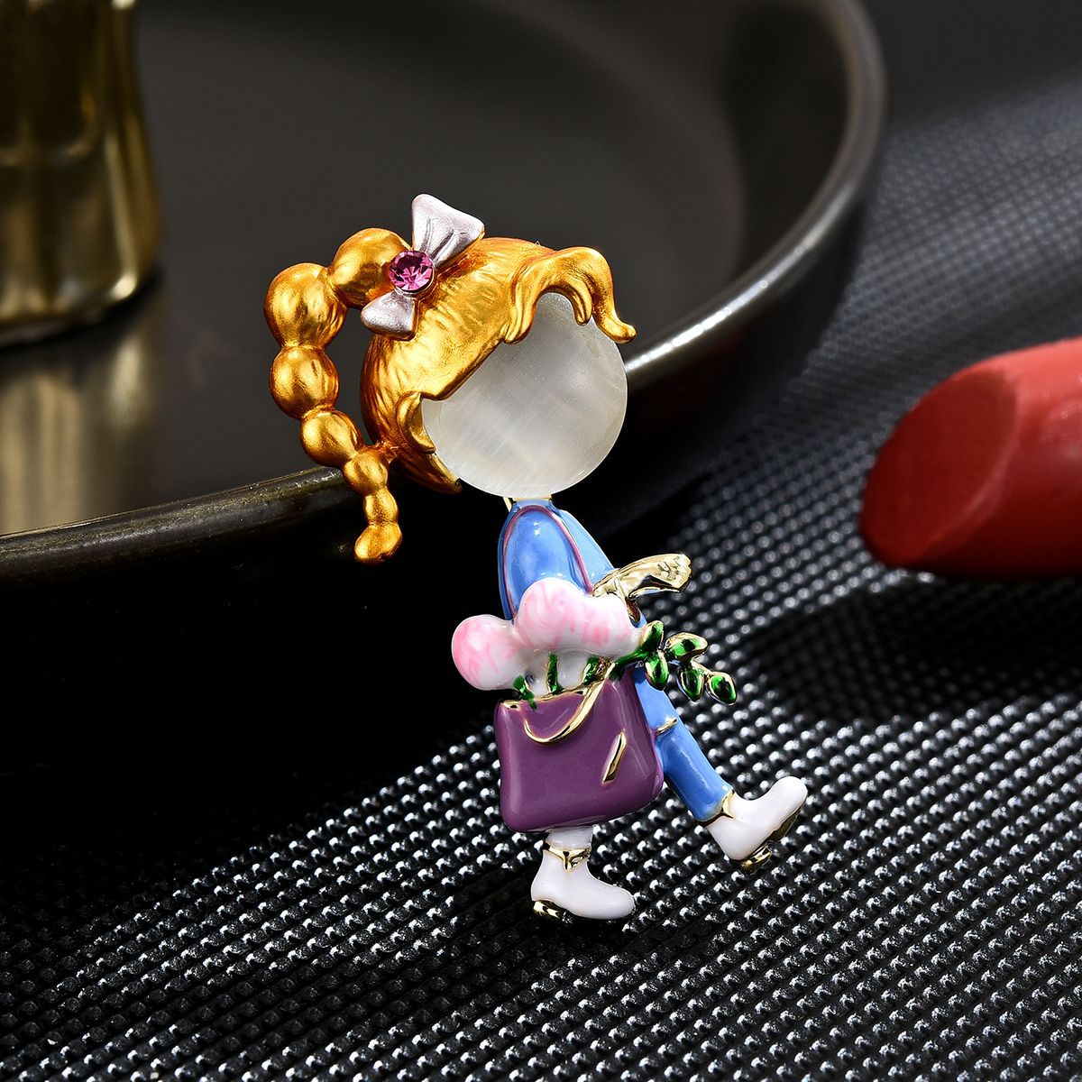 Fashionista Brooch