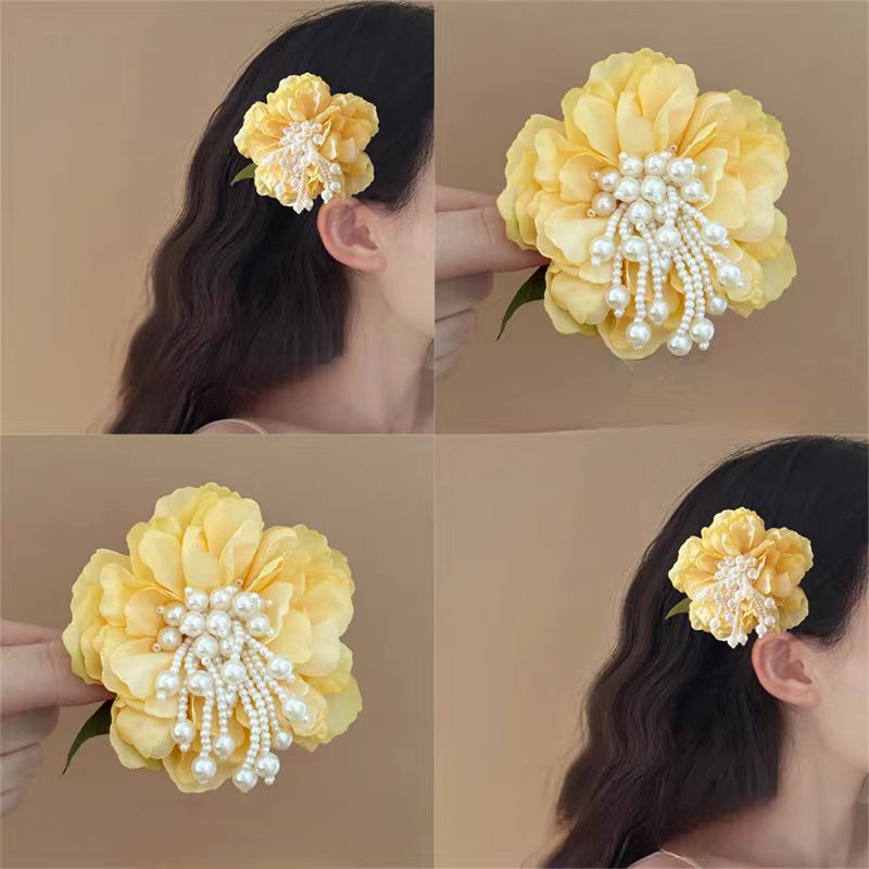 Sunny Petal Clip