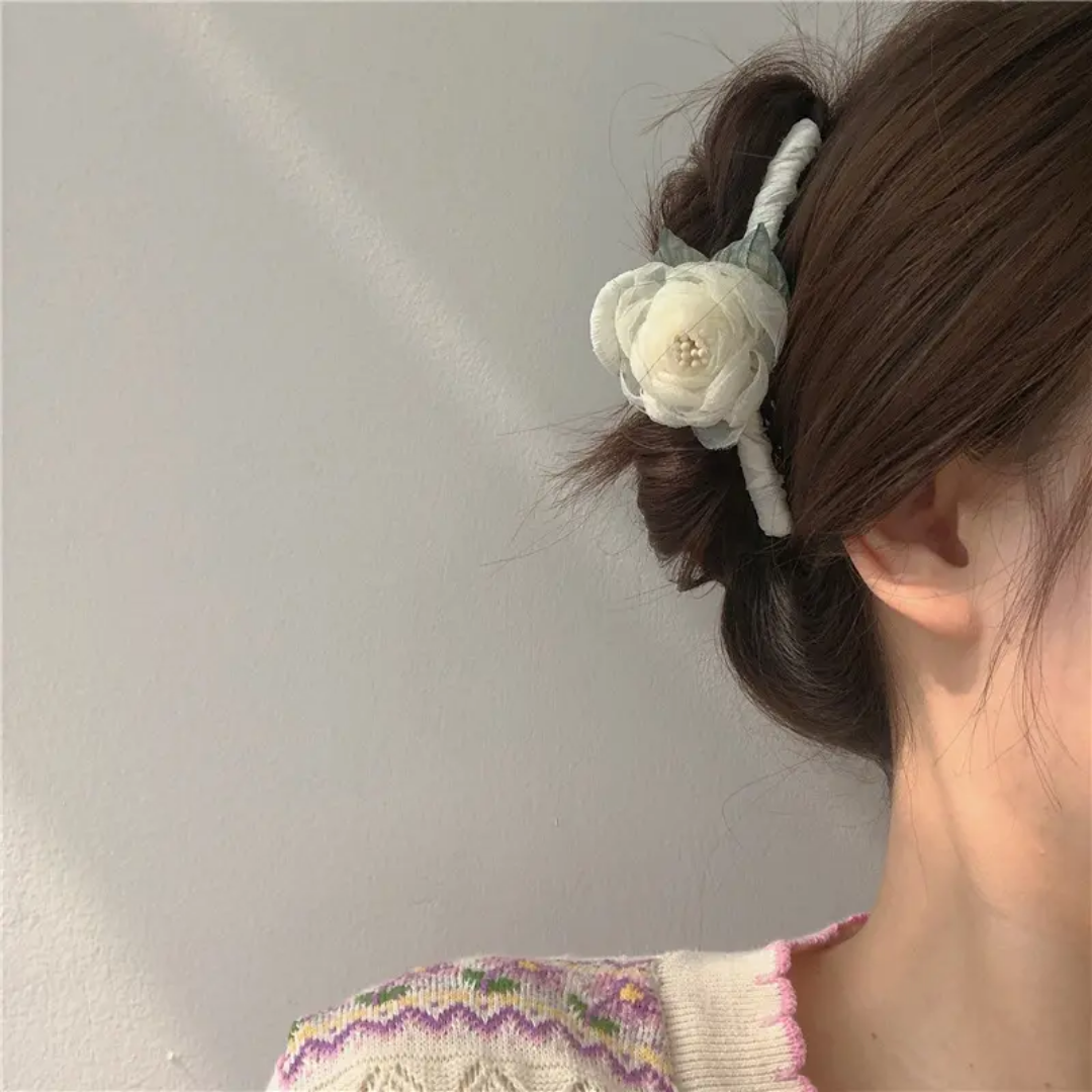 Petaline Claw Clip