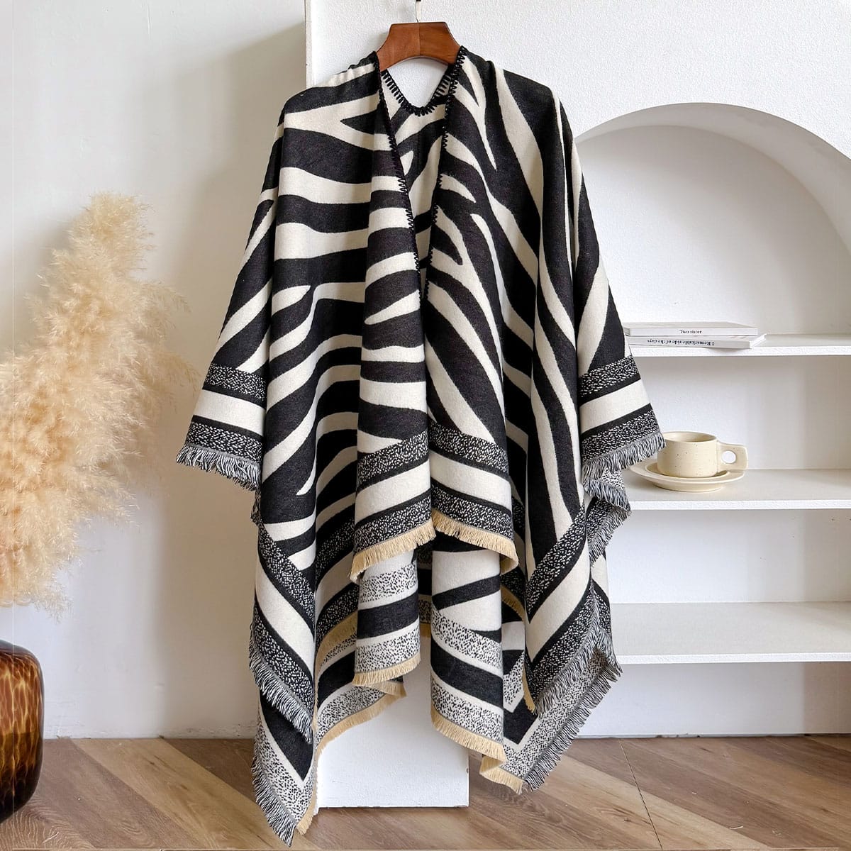 Arvella Monarque Poncho