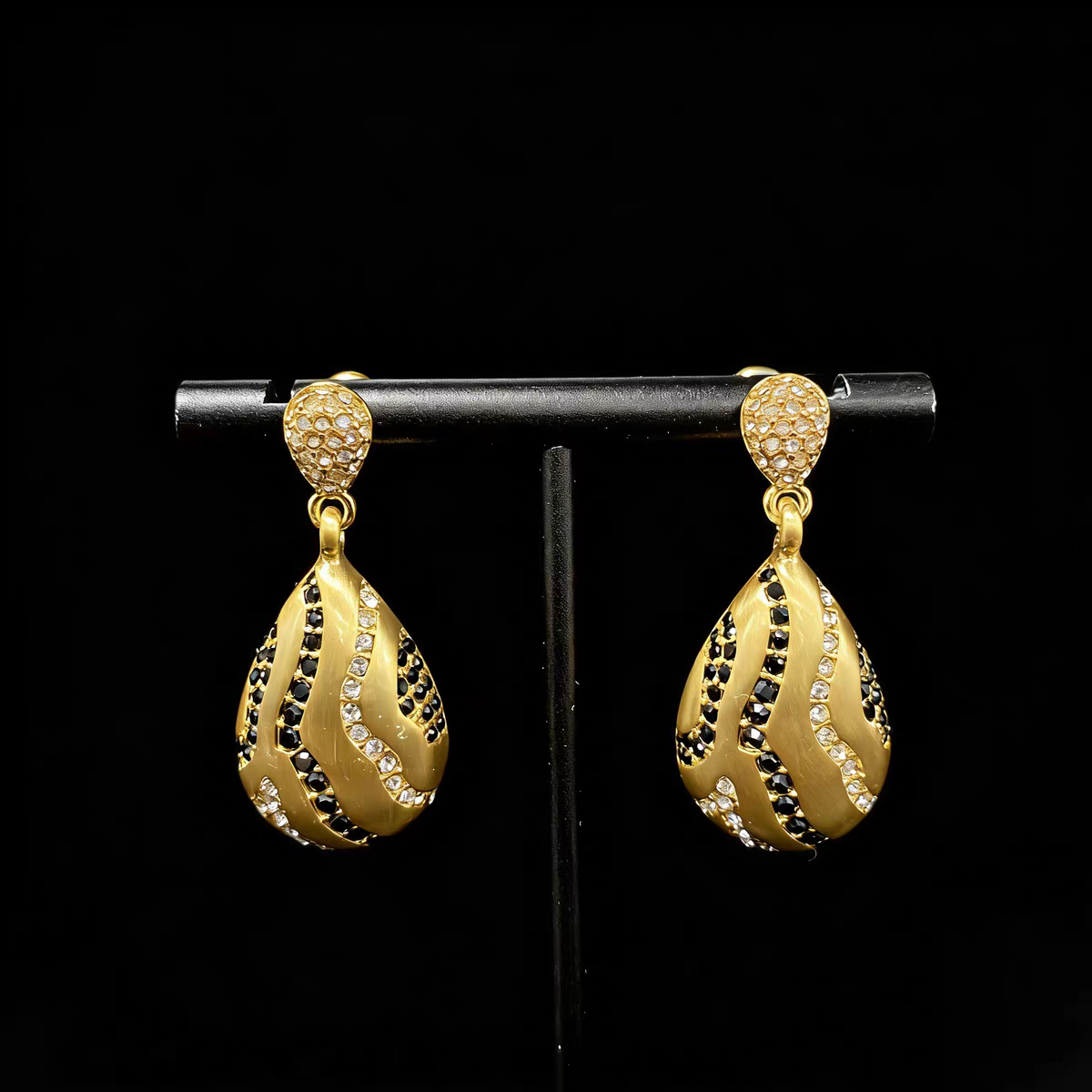 Nightfall Spark Antique Earrings (Gold)