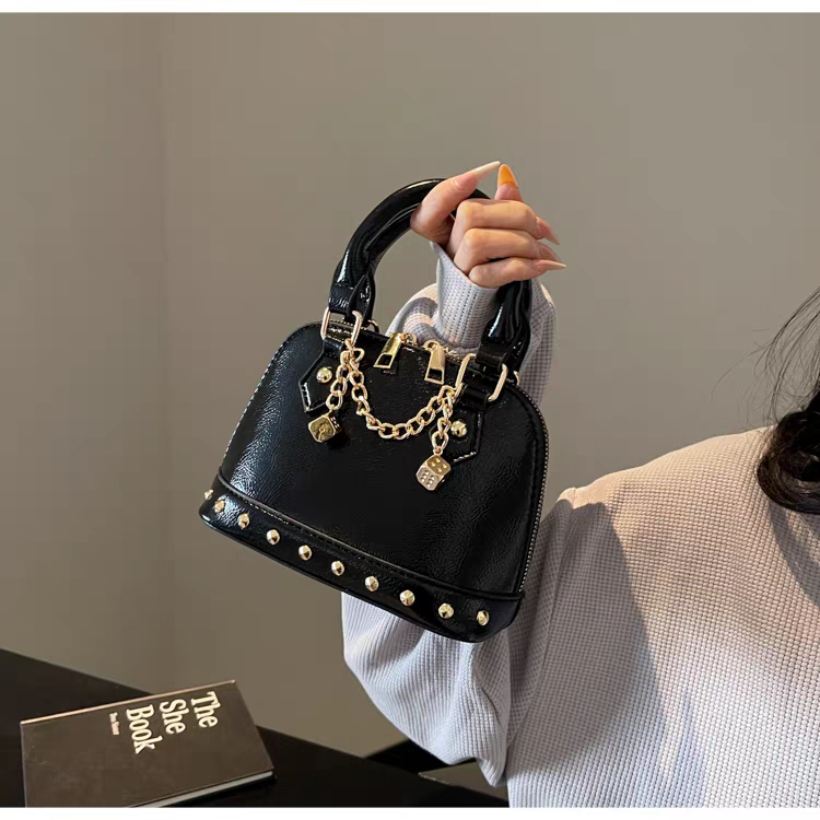 Chavelle Handbag (Black)