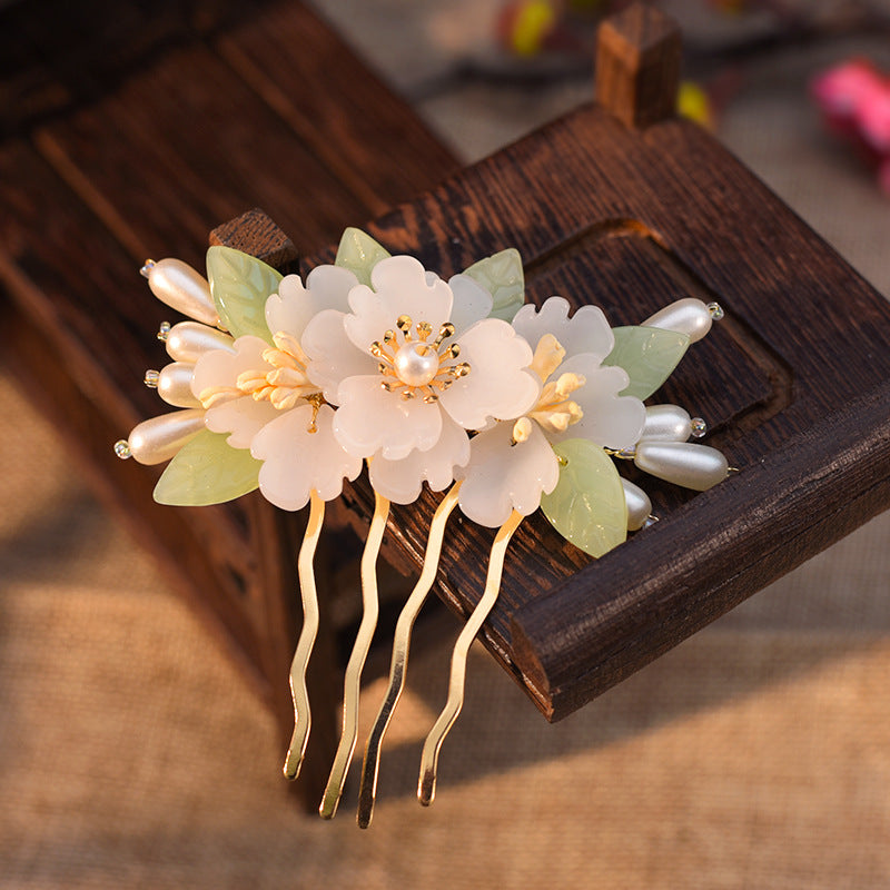 Zelie Haircomb