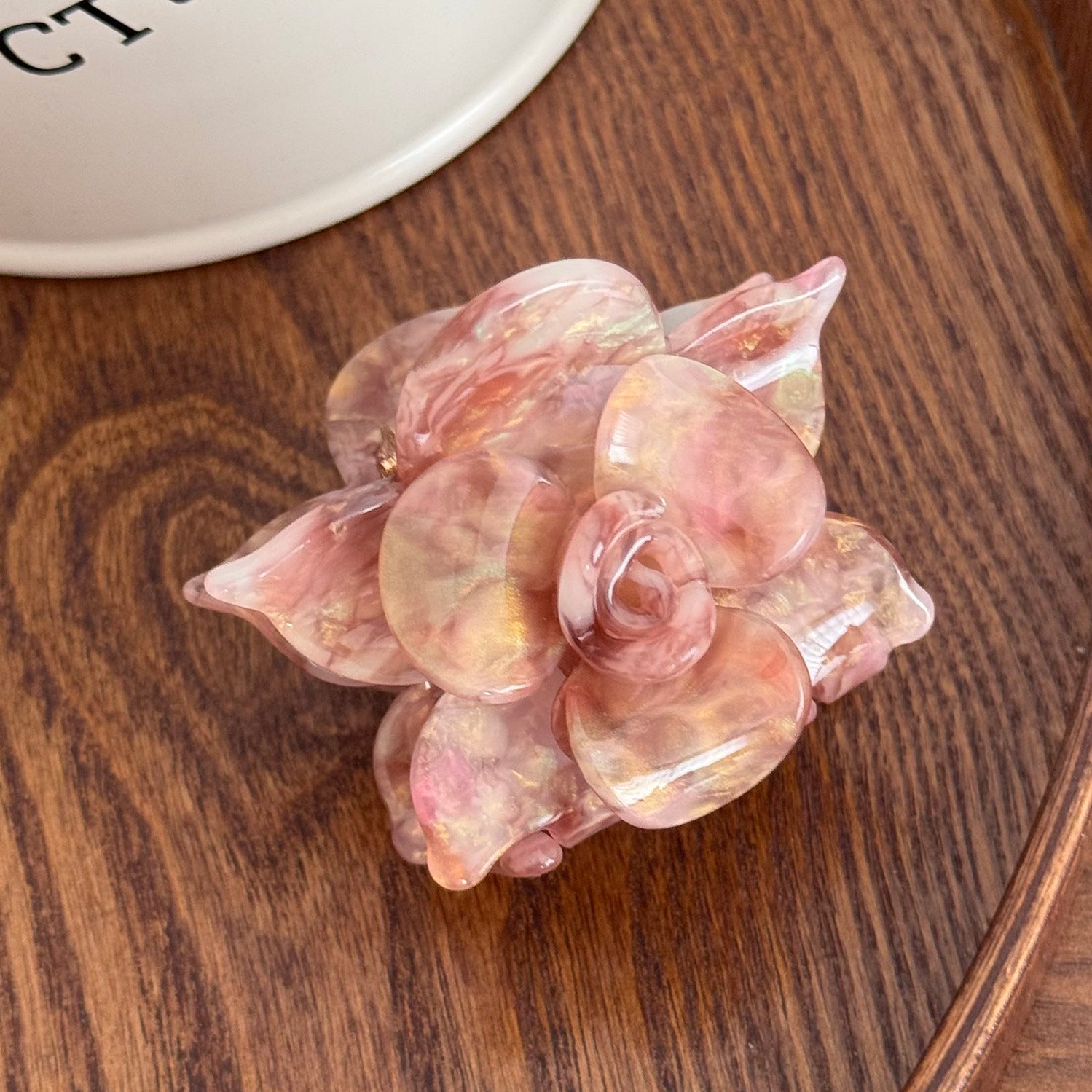 Ylena Claw Clip