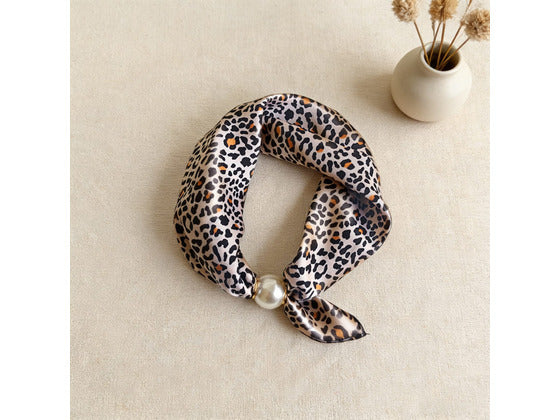 Savanna Magnetic Buckle Scarf with Pearl