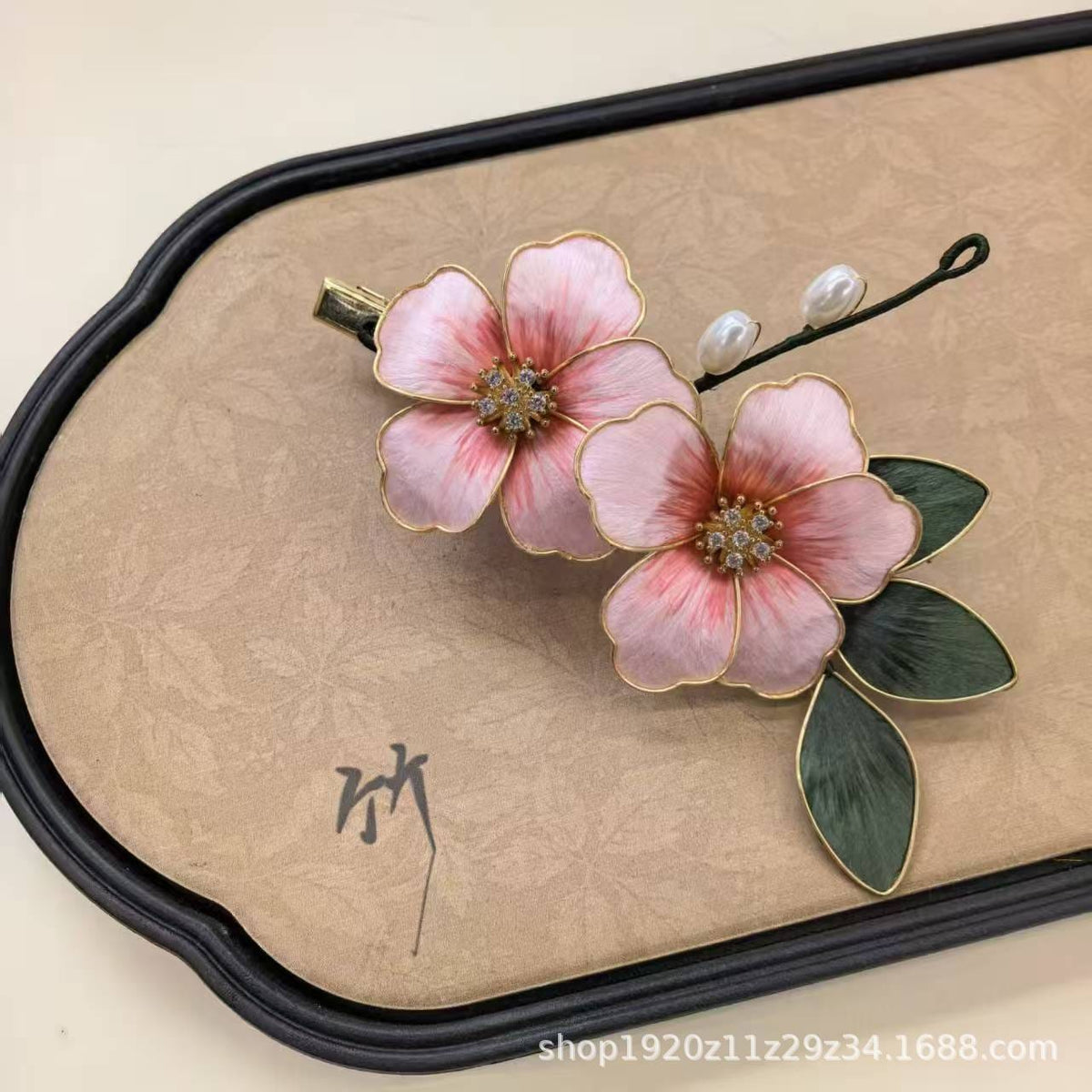 Serella Side Hair Clip