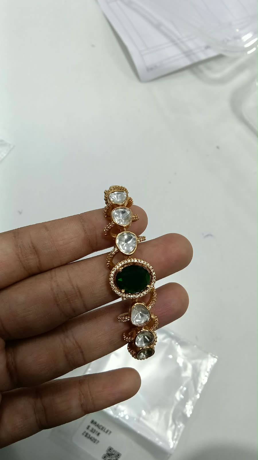 Zariya Moissanite Uncut Polki Indian Bracelet - Green