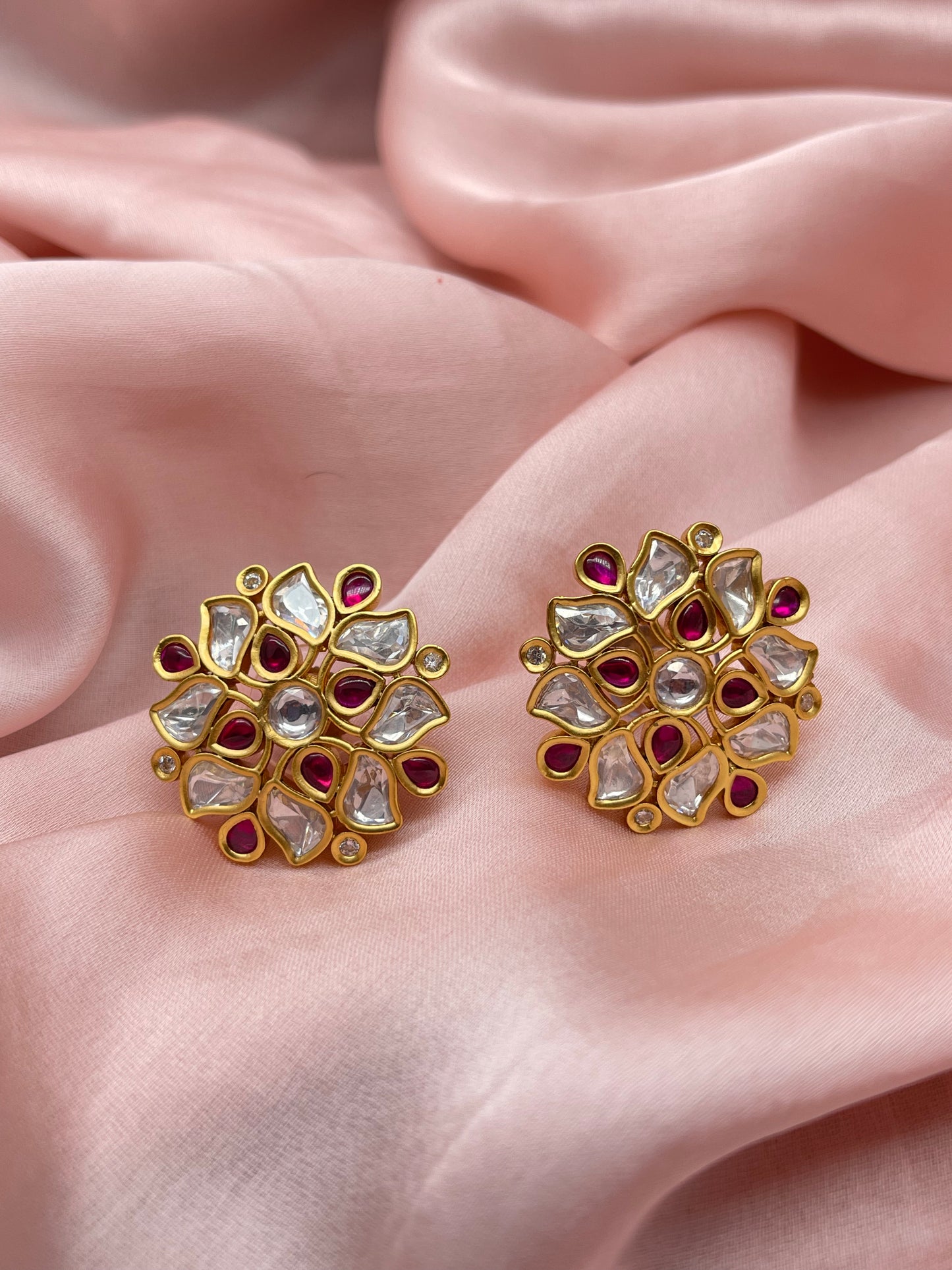 Maahi Kundan Studs